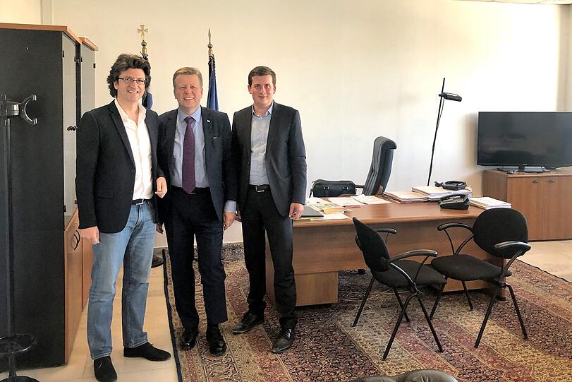 Robert Brannekämper in Athen mit seinen griechischen Gesprächspartnern.