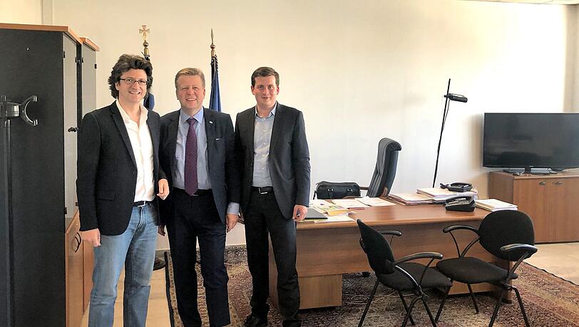 Robert Brannekämper in Athen mit seinen griechischen Gesprächspartnern. Robert Brannekämper in Athen mit seinen griechischen Gesprächspartnern.