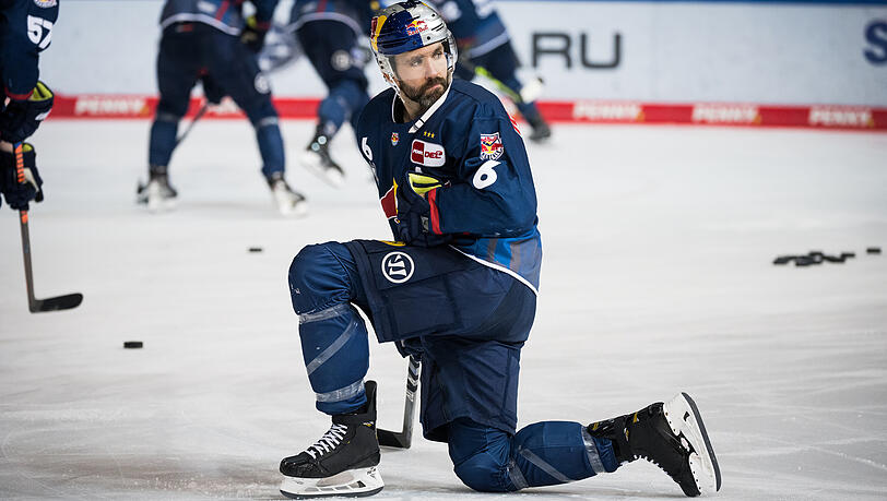 Daryl Boyle von Red Bull München vor dem Spiel zwischen Red Bull München und den Grizzlys Wolfsburg am 08.04.2023 in München, Deutschland.
Alle über die Red Bull München - Mediengalerie angebotenen Bild-, Audio- oder Video-Dokumente dienen ausschließlich Journalisten und Mitarbeitern von Medienunternehmen als Quelle für die eigene redaktionelle Berichterstattung und sind nicht für eine kommerzielle Nutzung, insbesondere nicht für Werbung, bestimmt. Die Weitergabe von Bild-, Audio- und Video-Daten an nicht autorisierte Dritte ist unzulässig. Abdruck für redaktionelle Berichterstattung honorarfrei!
Als Fotovermerk ist „Red Bull München / City-Press GmbH“ anzugeben. Daryl Boyle von Red Bull München vor dem Spiel zwischen Red Bull München und den Grizzlys Wolfsburg am 08.04.2023 in München, Deutschland.
Alle über die Red Bull München - Mediengalerie angebotenen Bild-, Audio- oder Video-Dokumente dienen ausschließlich Journalisten und Mitarbeitern von Medienunternehmen als Quelle für die eigene redaktionelle Berichterstattung und sind nicht für eine kommerzielle Nutzung, insbesondere nicht für Werbung, bestimmt. Die Weitergabe von Bild-, Audio- und Video-Daten an nicht autorisierte Dritte ist unzulässig. Abdruck für redaktionelle Berichterstattung honorarfrei!
Als Fotovermerk ist „Red Bull München / City-Press GmbH“ anzugeben.