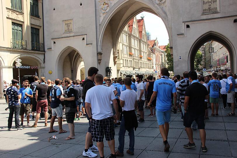 Der Protestmarsch der Fans des TSV 1860 gegen RB Leipzig: Die Bilder.