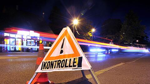 Dank Transitzonen sollen Asylbewerber ohne Erfolgsaussichten oder ohne Papiere noch vor der Einreise innerhalb kurzer Zeit zurückgeschickt werden.