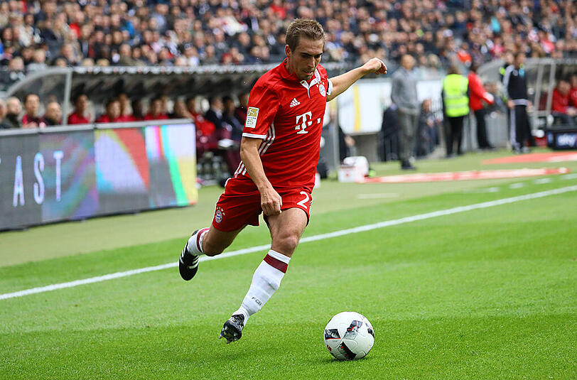 Philipp Lahm: Note 4. Nach vorne mit ein paar guten Läufen, ließ defensiv allerdings eine Menge gegen Frankfurts Rebic zu. Kann es besser.