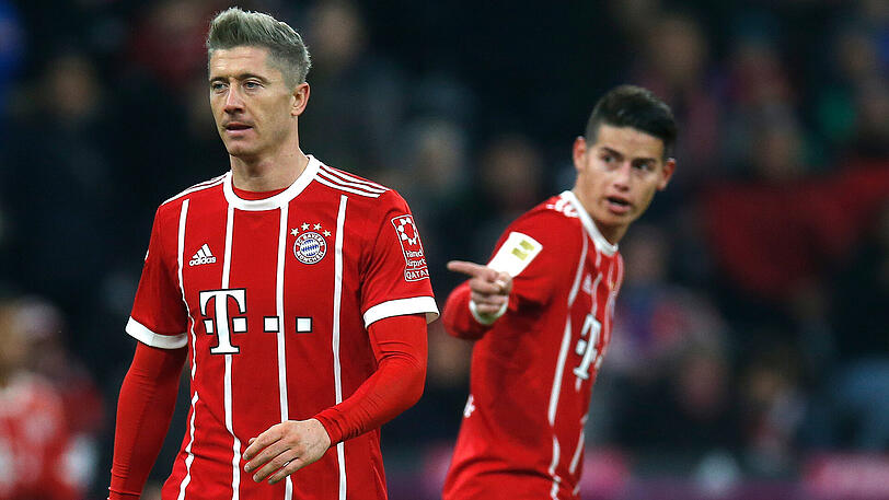 Kollegen beim FC Bayern, Konkurrenten bei der WM: Robert Lewandowski und James Rodríguez (rechts).