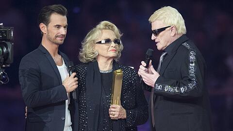 Auf der Bühne von "Schlagerchampions" im Jahr 2019: Florian Silbereisen mit Hannelore und Heino.