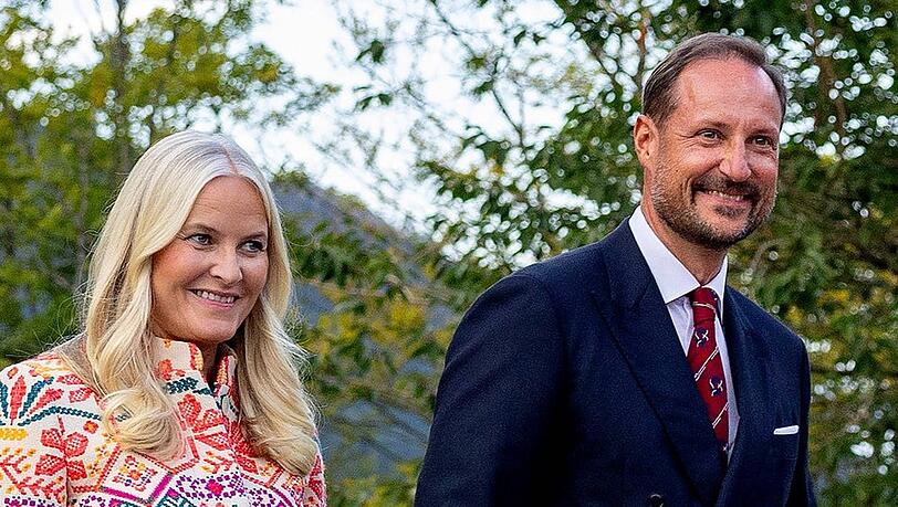 Den 25. Hochzeitstag von Haakon und Mette-Marit feiert das norwegische Königshaus auch auf Instagram. Den 25. Hochzeitstag von Haakon und Mette-Marit feiert das norwegische Königshaus auch auf Instagram.