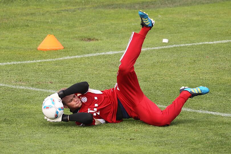 Ribéry ist wieder dabei, Lahm und Heynckes schreiben Autogramme, Neuer hechtet nach dem Ball: Bilder aus dem Trainingslager der Bayern am Gardasee