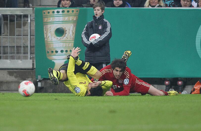 &bdquo;Das war richtig gefährlich, bei einer Roten Karte hätte es auch keinen Aufschrei in Deutschland gegeben&rdquo; meinte BVB-Trainer Jürgen Klopp nach dem Spiel. Jupp Heynckes sah das naturgemäß anders, bezeichnete die gelbe Karte als angemessen.