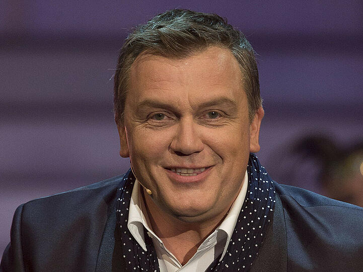 Hape Kerkeling ist stets zum Scherzen aufgelegt - hier im April bei "Wetten, dass..?"