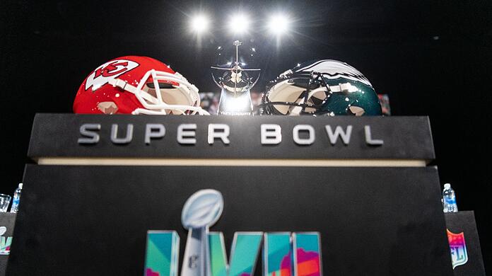 Im Super Bowl LVII treffen die Kansas City Chiefs auf die Philadelphia Eagles.