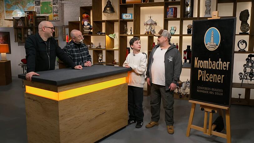 Silas und sein Papa Mario wünschten sich 400 Euro für das Bier-Werbeschild. Silas und sein Papa Mario wünschten sich 400 Euro für das Bier-Werbeschild.