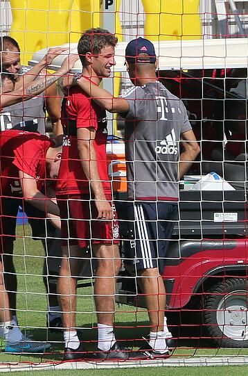 Bei über 30 Grad: Hier schuften die Bayern-Stars am Dienstagmorgen für die Saisonvorbereitung.