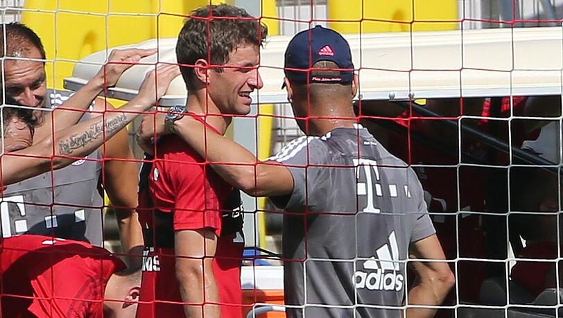 Bei über 30 Grad: Hier schuften die Bayern-Stars am Dienstagmorgen für die Saisonvorbereitung. Bei über 30 Grad: Hier schuften die Bayern-Stars am Dienstagmorgen für die Saisonvorbereitung.