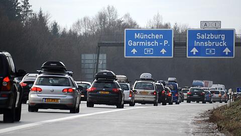 Auf den Autobahnen rund um München gelten teils neue Tempolimits. (Symbolbild)
