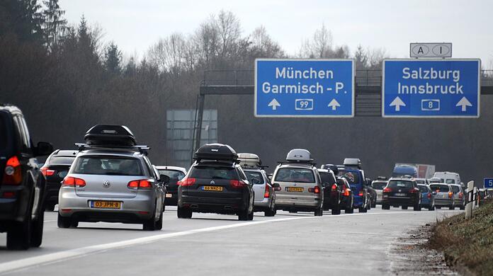 Auf den Autobahnen rund um München gelten teils neue Tempolimits. (Symbolbild)