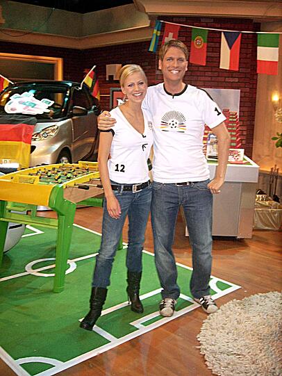 Auch für ihn dürfte es auf dem TV-Markt schwer werden ohne seinen Heimatsender. Robin Bade hat jahrelang bei 9Live gecallt, so richtig fußfassen im seriösen Fernsehen konnte er nie.