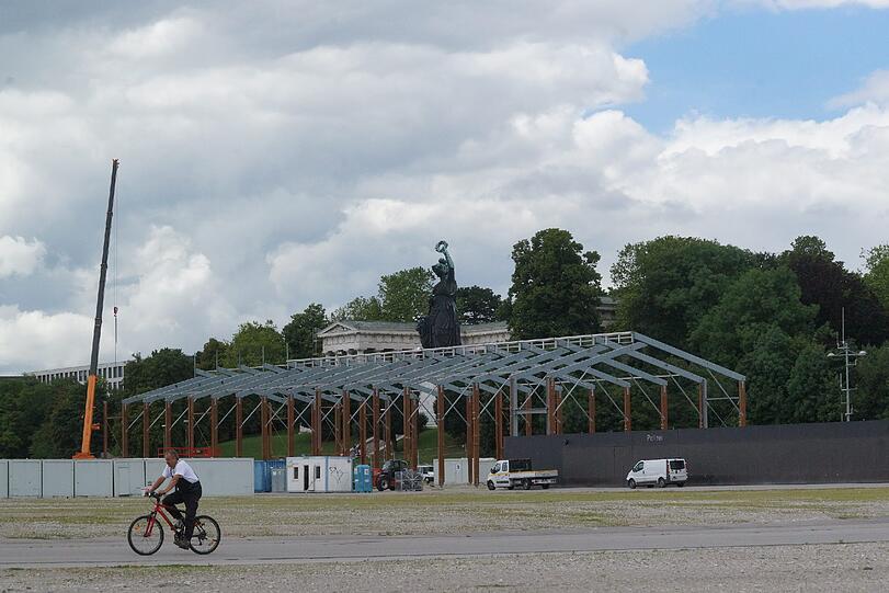 Seit Montag steht auf der Theresienwiese wieder alles im Zeichen des Oktoberfests. Die Bilder vom Aufbau.