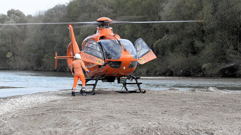 An einer Kies-Entnahmestelle am Fluss Tiroler Achen ereignete sich der schwere Unfall.