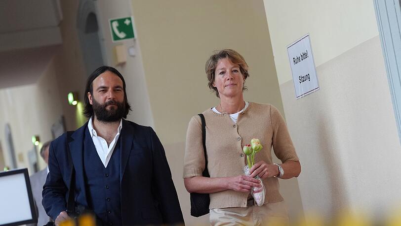 Prozess am Geburtstag: Christina Block auf dem Weg in den Gerichtssaal.