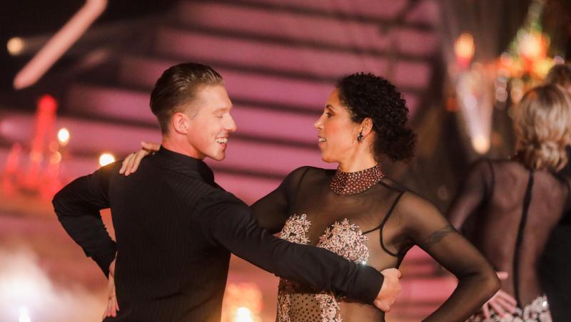 Ex-Fußballerin Steffi Jones und Valentin Lusin tanzen in der RTL-Tanzshow "Let's Dance" im Coloneum. Ex-Fußballerin Steffi Jones und Valentin Lusin tanzen in der RTL-Tanzshow "Let's Dance" im Coloneum.