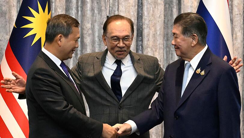 Die Waffenruhe wurde bei einem Treffen in Malaysia vereinbart. Die Waffenruhe wurde bei einem Treffen in Malaysia vereinbart.