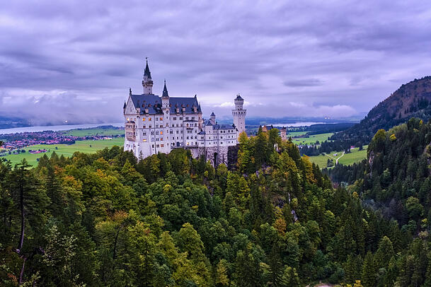 Weltberühmt: Schloss Neuschwanstein von Ludwig II. Weltberühmt: Schloss Neuschwanstein von Ludwig II.