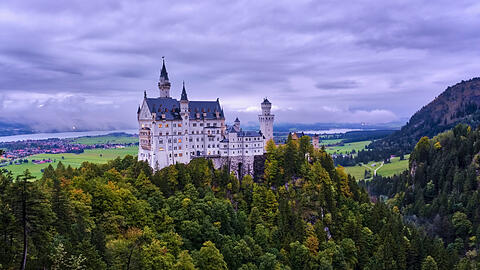 Weltber&uuml;hmt: Schloss Neuschwanstein von Ludwig II.