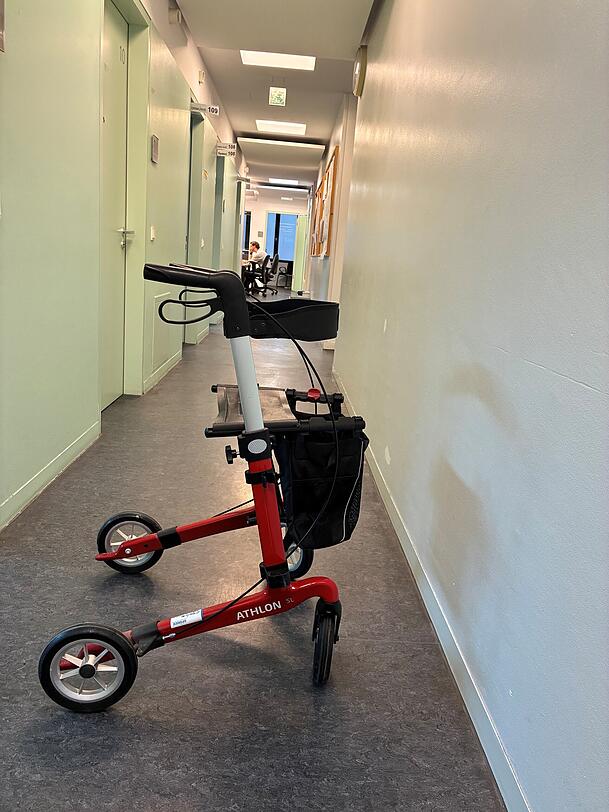 Mit diesem Rollator eines 90-Jährigen ist ein 52-jähriger Wiesn-Besucher aus Frankreich stiften gegangen. Mit diesem Rollator eines 90-Jährigen ist ein 52-jähriger Wiesn-Besucher aus Frankreich stiften gegangen.