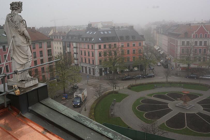 Vom Dach des Gärtnerplatztheaters hat man einen wunderbaren Blick auf die Stadt - wenn das Wetter passt.