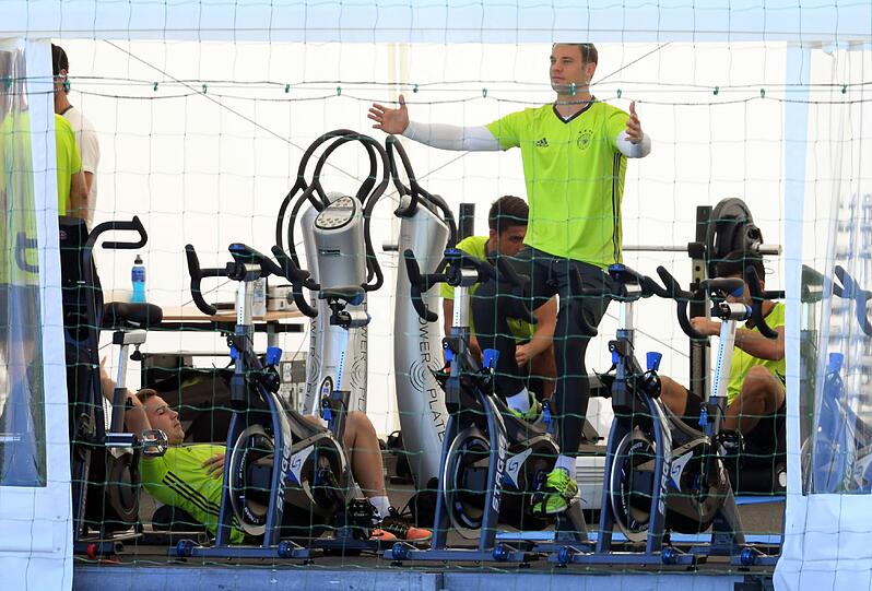 Vor dem Viertelfinale gegen Italien: Die Bilder vom Abschlusstraining der deutschen Nationalmannschaft.