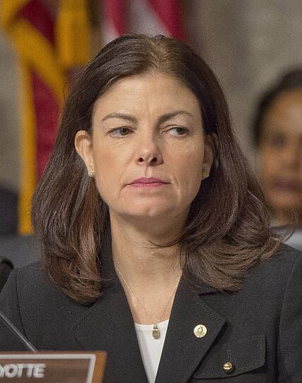 Senatorin Kelly Ayotte kritisierte Trump für dessen sexistische Äußerungen scharf, ist einem offiziellen Amt aber scheinbar nicht mehr abgeneigt.