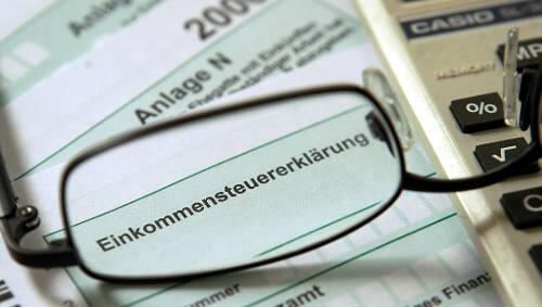 Formular für die Steuererklärung: Künftig kann der Fiskus leichter Bankkonten überprüfen. Formular für die Steuererklärung: Künftig kann der Fiskus leichter Bankkonten überprüfen.
