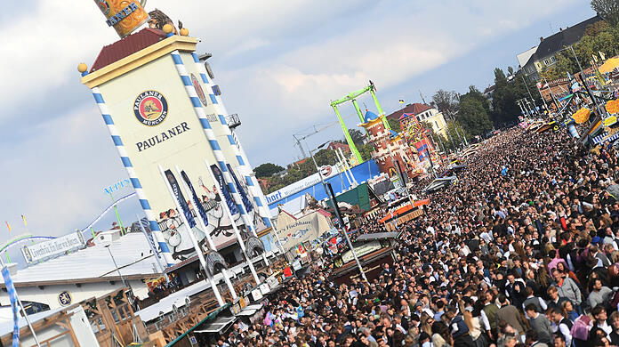 300.000 Menschen gleichzeitig sollen am Samstagabend auf der Wiesn gewesen sein. Die Situation wurde unübersichtlich und die Festleitung musste Maßnahmen ergreifen (Symbolbild).
