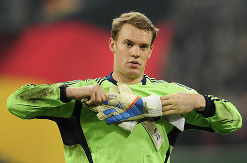 Schock für Nationalkeeper Manuel Neuer: Während er auf Länderspielreise weilte, räumten Diebe seine Münchner Stadtwohnung aus.