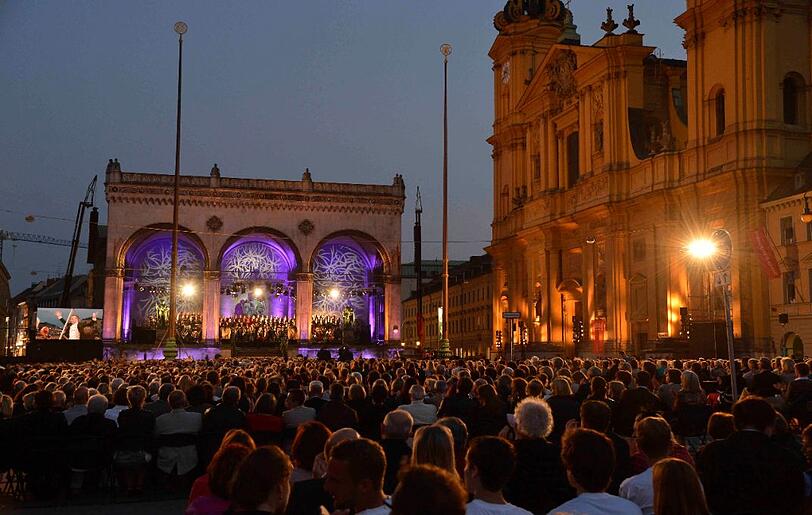 Klassik am Odeonsplatz 2017 mit den chinesischen Pianisten Lang Lang und Yuja Wang