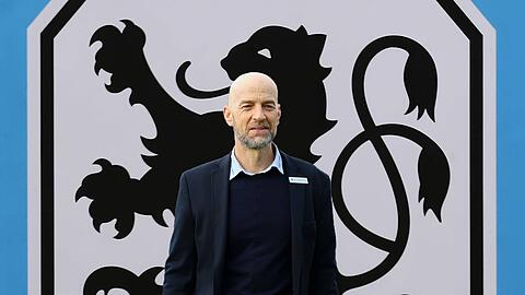 In der Transferklemme: Sport-Geschäftsführer Günther Gorenzel soll mit knapp zwei Millionen Euro weniger eine bessere Mannschaft für den TSV 1860 zusammenbauen.