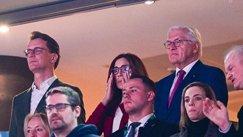 Königin Mary von Dänemark saß neben Frank-Walter Steinmeier zeigte sich nach der Niederlage enttäuscht Königin Mary von Dänemark saß neben Frank-Walter Steinmeier zeigte sich nach der Niederlage enttäuscht