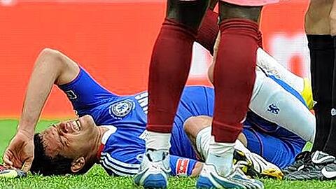 Ballack am Boden: Das Foul von Boateng kostete den DFB-Kapitän die WM-Teilnahme