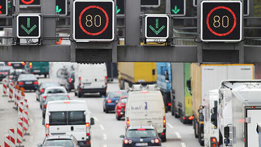Viel Geduld brauchen die Autofahrer auf dem Weg in den Süden. Viel Geduld brauchen die Autofahrer auf dem Weg in den Süden.