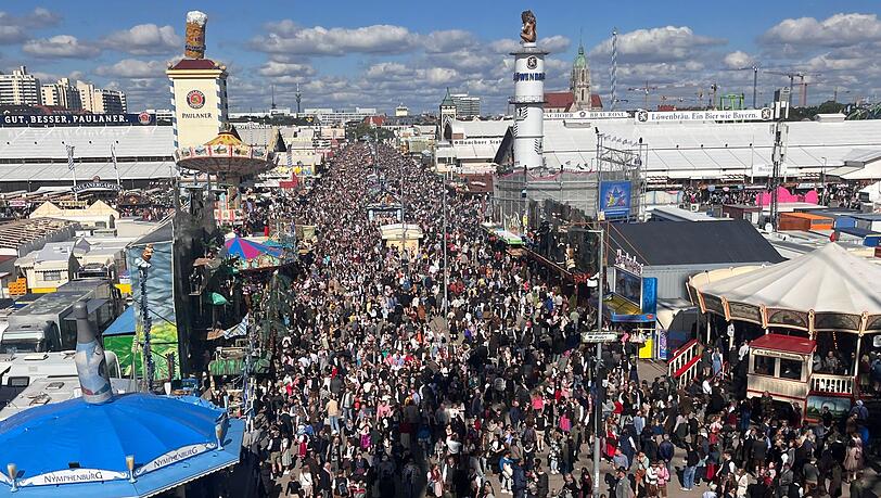 Auf dem Weg zur Wiesn wird es oft eng. (Archivbild) Auf dem Weg zur Wiesn wird es oft eng. (Archivbild)