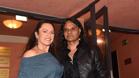 Christine Neubauer und José Campos am Rande der Premiere des Theaterstücks "Eine Mutter... zwei Töchter..." in der Komödie im Bayerischen Hof.