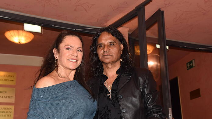 Christine Neubauer und José Campos am Rande der Premiere des Theaterstücks "Eine Mutter... zwei Töchter..." in der Komödie im Bayerischen Hof.