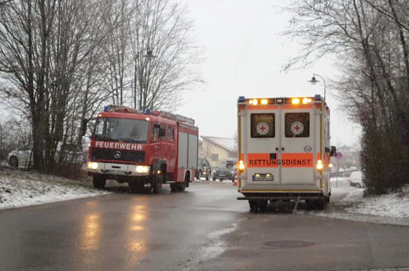 Am Mittwoch ist ein Schulbus von der Straße abgekommen und gegen einen Baumstumpf geprallt.