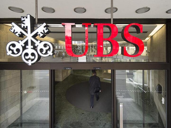 Die Anklage warf der UBS Geldwäsche im Zusammenhang mit Steuerhinterziehung sowie illegale Anwerbung von Kunden vor.