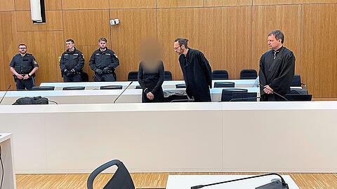 Seit fast einem Jahr sitzt die angeklagte Hanna S. (30) in Nürnberg in Untersuchungshaft: Jetzt ist sie in Stadelheim hinter Gittern und muss sich in der bayerischen Landeshauptstadt vor dem Oberlandesgericht verantworten.