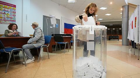 Die russischen Beh&ouml;rden lie&szlig;en nur kremltreue Parteien zur Wahl zu.