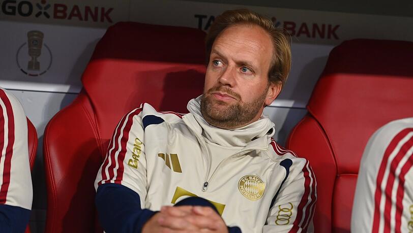 Aaron Danks vertritt Vincent Kompany aktuell als Chefcoach beim FC Bayern. Aaron Danks vertritt Vincent Kompany aktuell als Chefcoach beim FC Bayern.