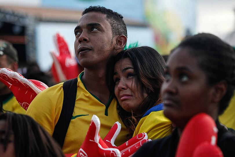Die brasilianischen Fans konnten es nicht fassen. Ergreifende Szenen der Trauer. Die Bilder.