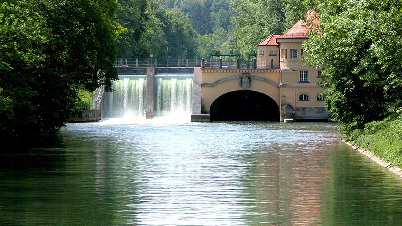 Die SWM setzen schon lange auf natürliche Energiequellen wie die Wasserkraft - das Isarwerk 1 seit 1908 in Betrieb