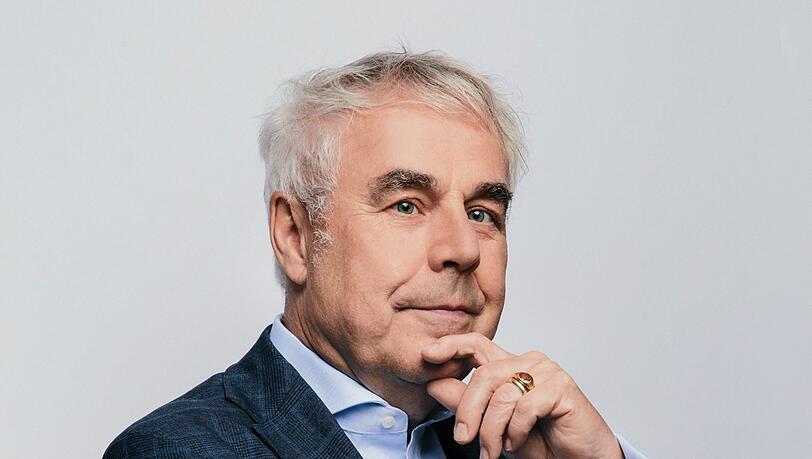 Der Journalist und Autor C. Bernd Sucher. Der Journalist und Autor C. Bernd Sucher.