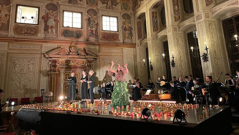 Fast so prächtig wie das Antiquarium in München: Die Interludien zu "La pellegrina" bei der Premiere im Goldenen Saal in Augsburg.